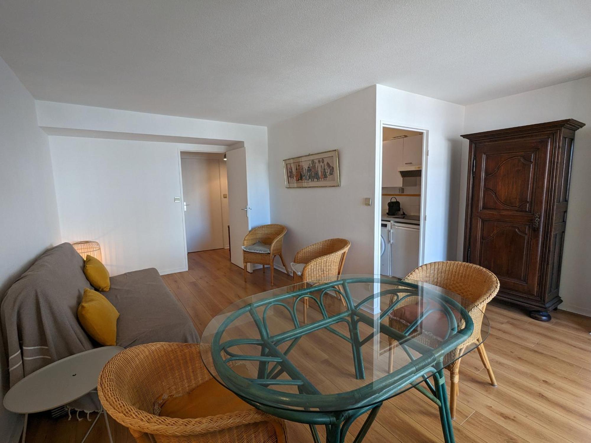 Arcachon Centre: Beau T2 53M² Avec Terrasse, Parking, Ascenseur, Proche Plage Et Commerces - Fr-1-420-93 Exterior photo