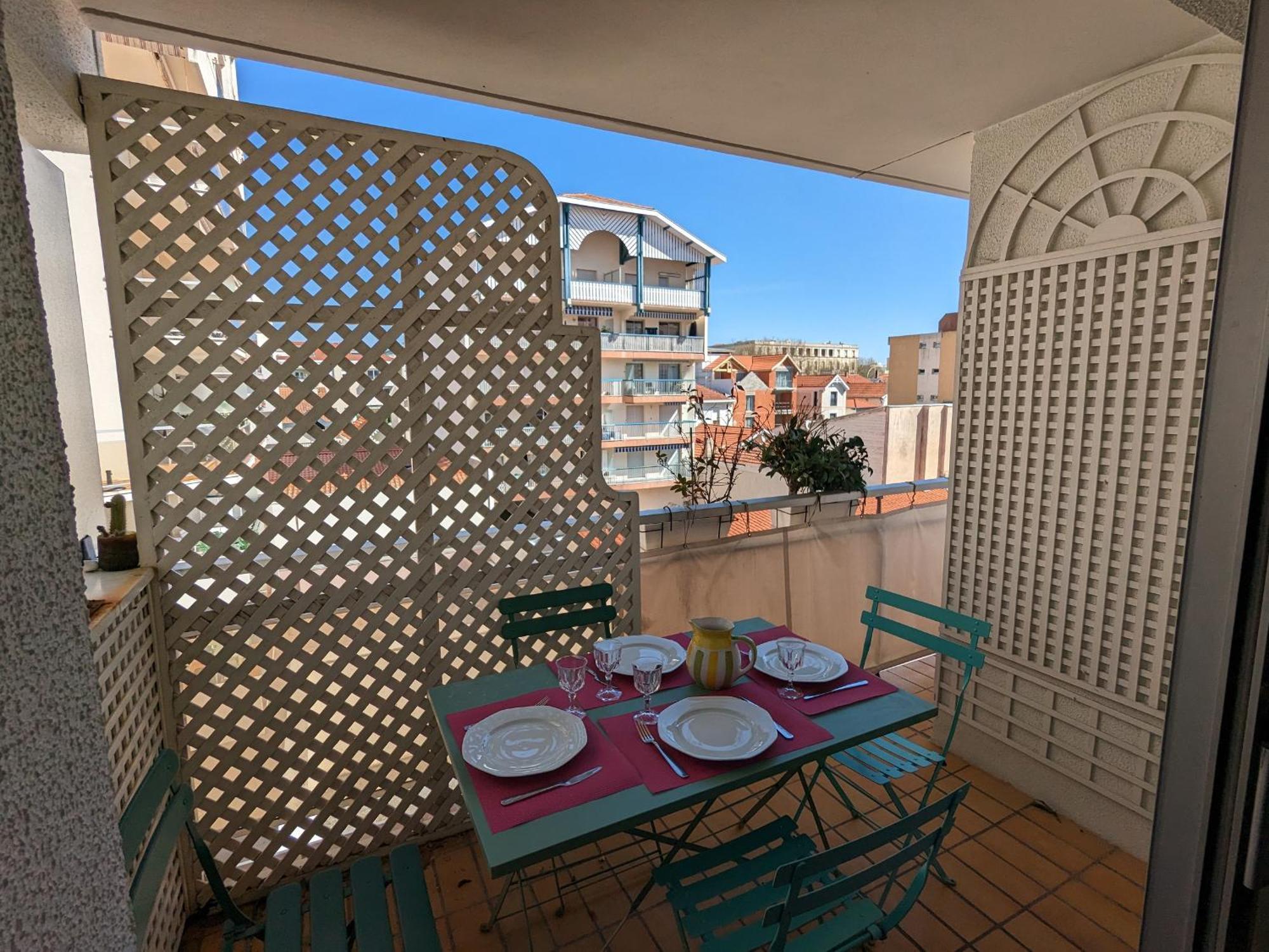 Arcachon Centre: Beau T2 53M² Avec Terrasse, Parking, Ascenseur, Proche Plage Et Commerces - Fr-1-420-93 Exterior photo